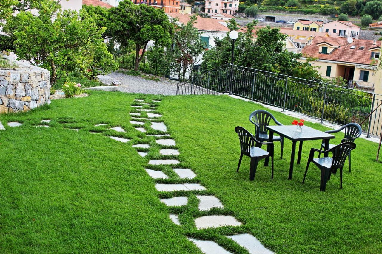 Casa Laura Villa Imperia Exterior photo